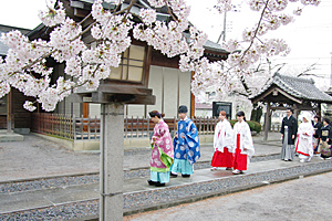 和装ねっと　栃木県　佐野市　加茂別雷神社　結婚式　食事会　和装写真